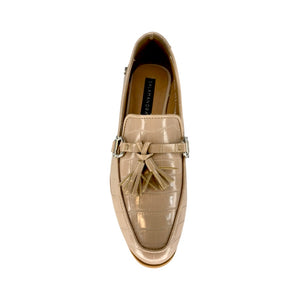 Mocasín Nude con Flecos – Elegancia Atemporal y Estilo Casual