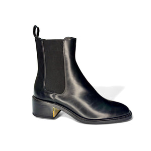 Corina m3820