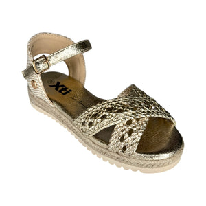 Sandalia 151196 – Dorada con Textura Tejida y Yute